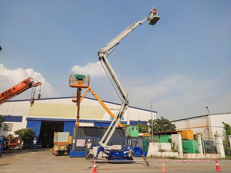 Xe nâng người 32m chân nhện – Falcon Fs320z