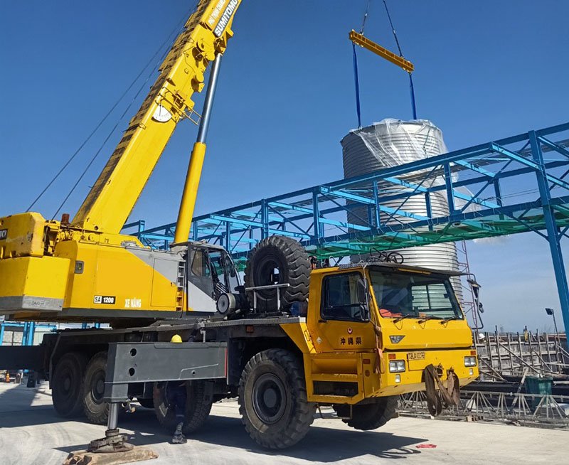 Xe cẩu bánh lốp 120 tấn – Cẩu Kato