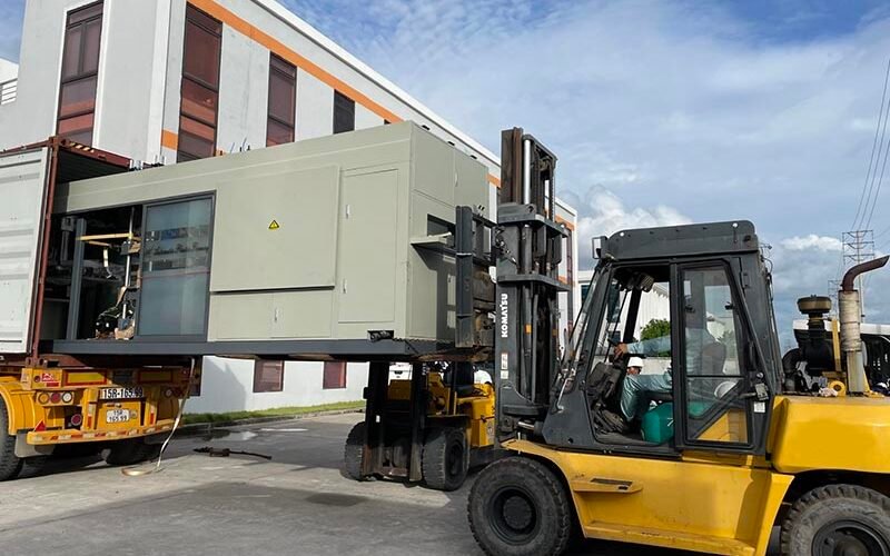 Dịch Vụ Rút Container Máy Móc Thiết Bị Nặng Uy Tín, An Toàn, Giá Rẻ