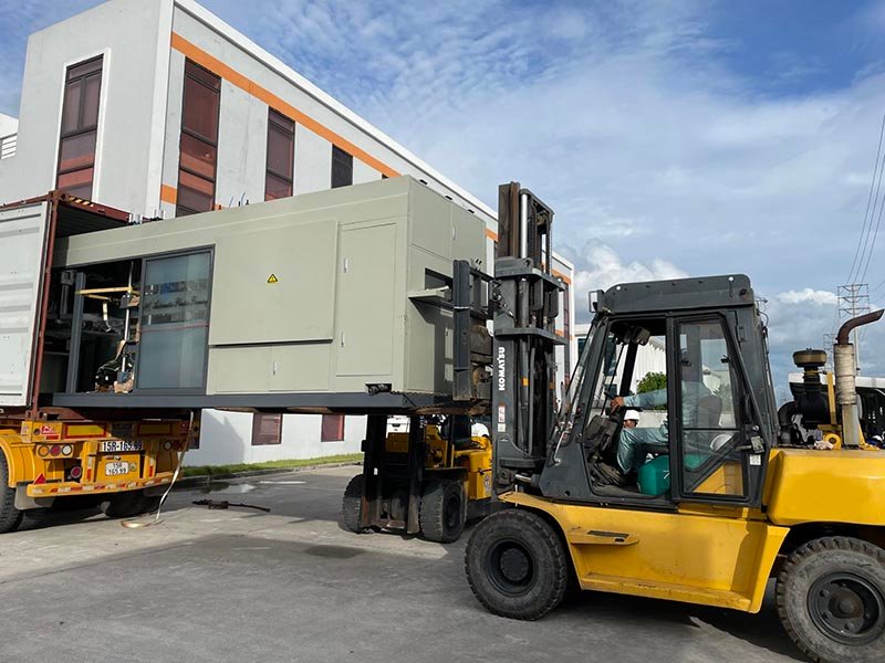 Dịch Vụ Rút Container Máy Móc Thiết Bị Nặng Uy Tín, An Toàn, Giá Rẻ