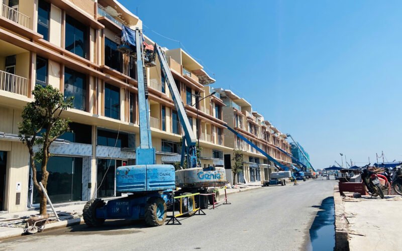 Hướng Dẫn Vận Hành Xe Nâng Hàng Và Xe Nâng Người An Toàn, Đúng Kỹ Thuật từ A–Z