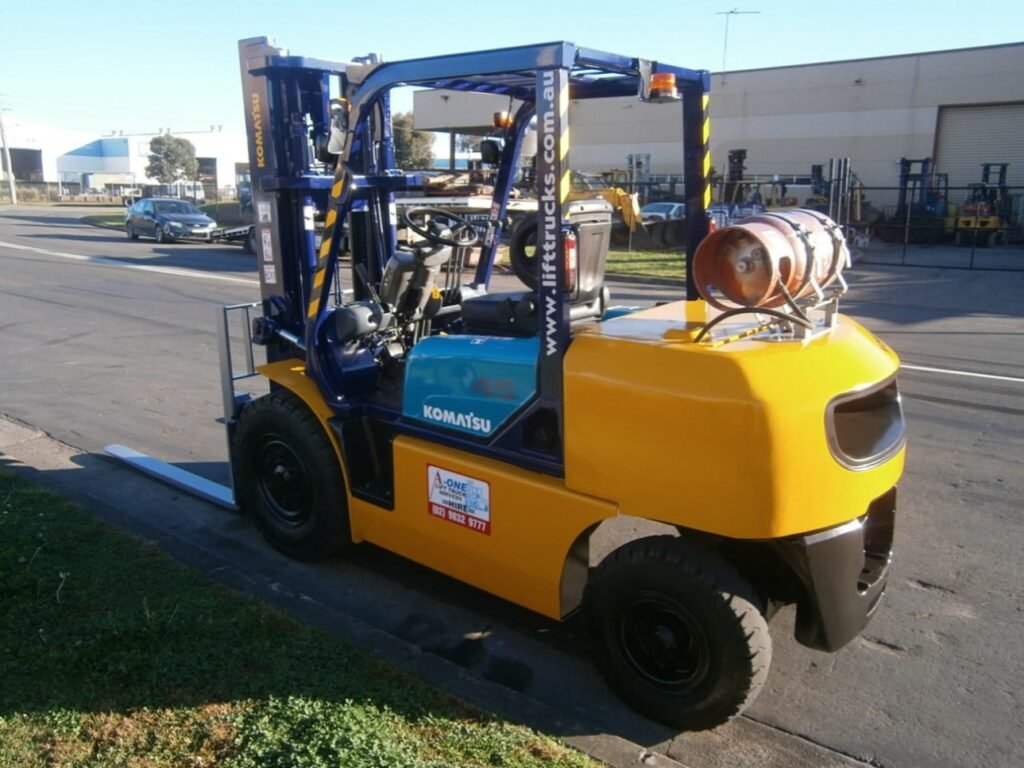 Komatsu 4.5 tấn