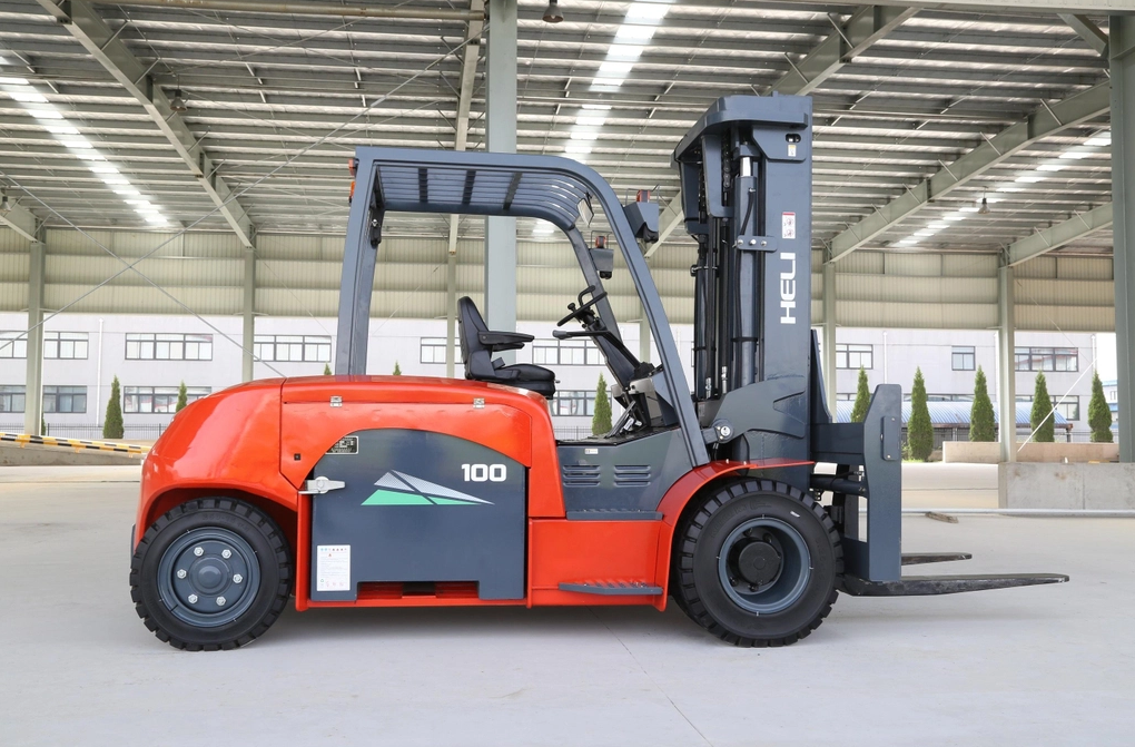 Chuyển Đổi Năng Lượng Xanh: Lợi Ích Của Xe Nâng Điện